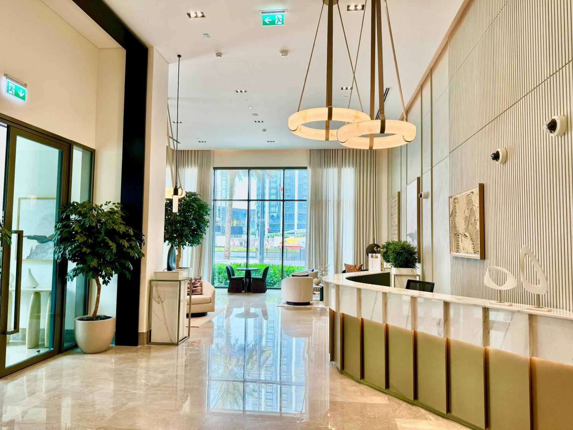 Vakantiehuis Modern 2br Near Mall & Burj Khalif
