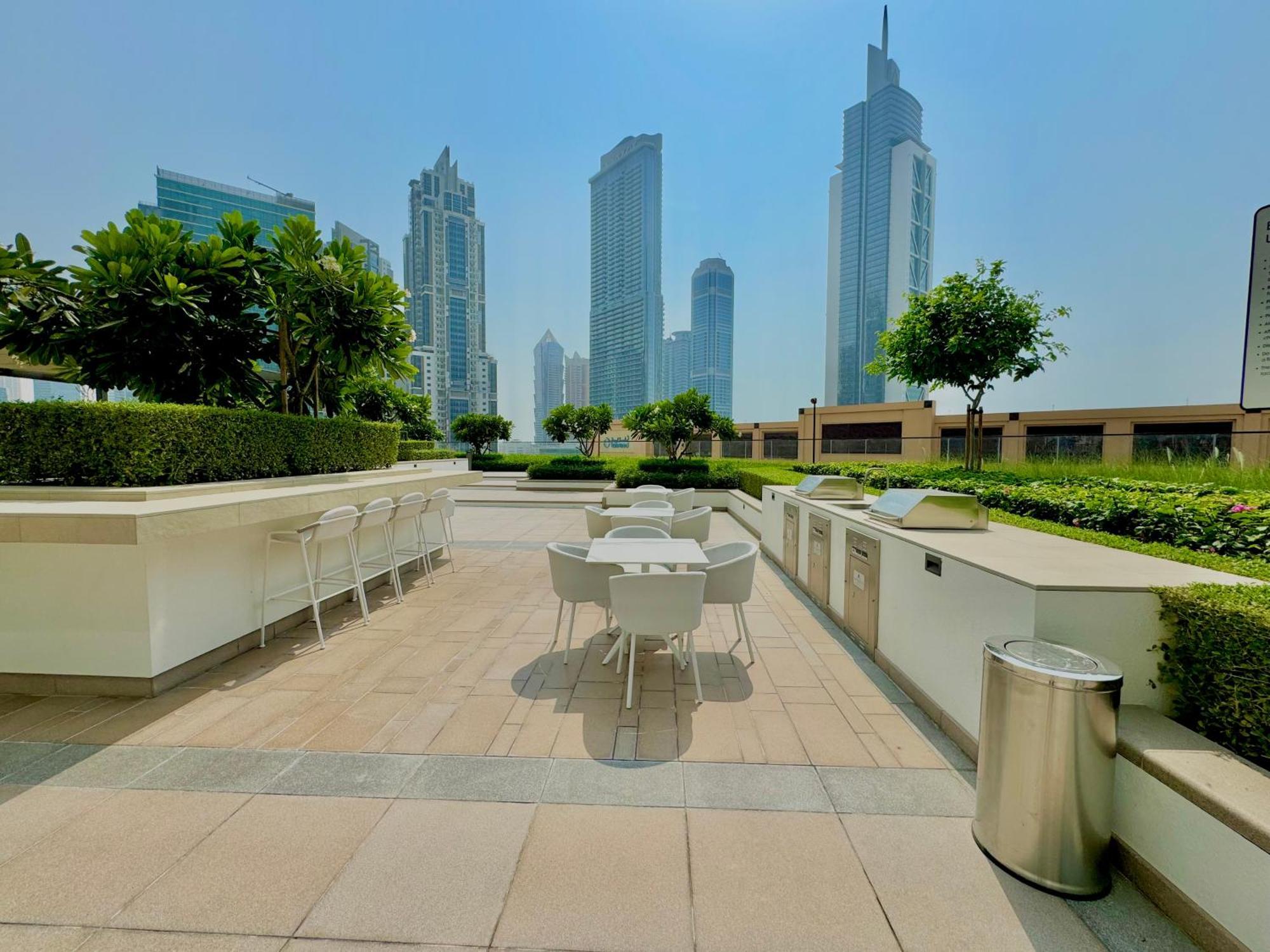 Modern 2br Near Mall & Burj Khalif Vakantiehuis