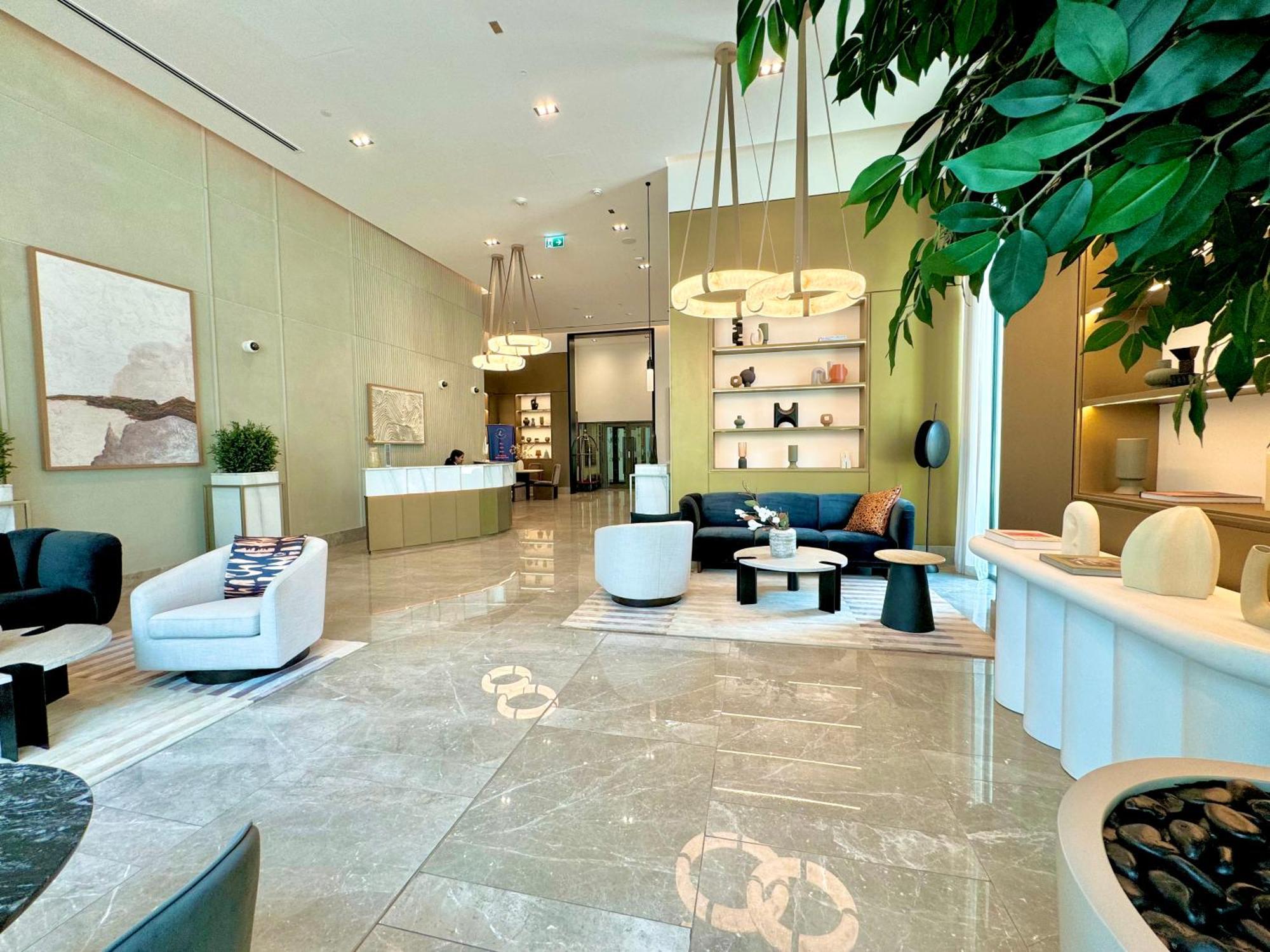 Modern 2br Near Mall & Burj Khalif Vakantiehuis *